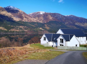 Lochside, 1 The Corries Spean Bridge